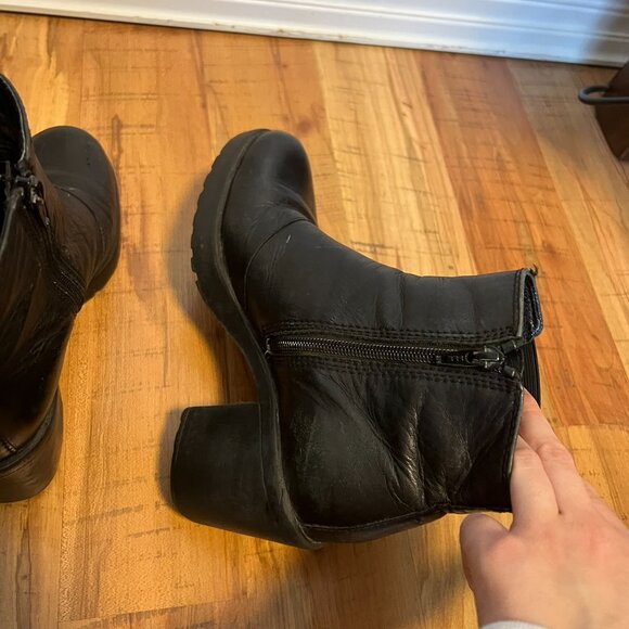 Vagabond Grace Black Leather Chelsea Chunky Heel Boots - Picture 10 of 14